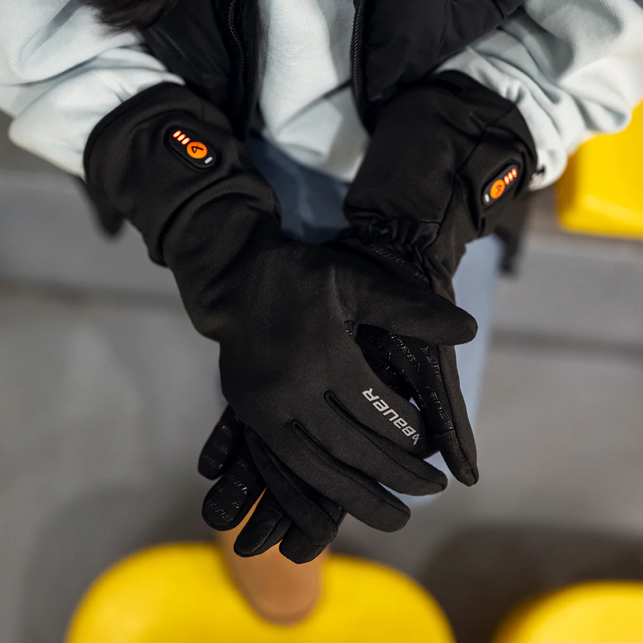 BAUER REDLINE HEATED GLOVES SENIOR - Image 7