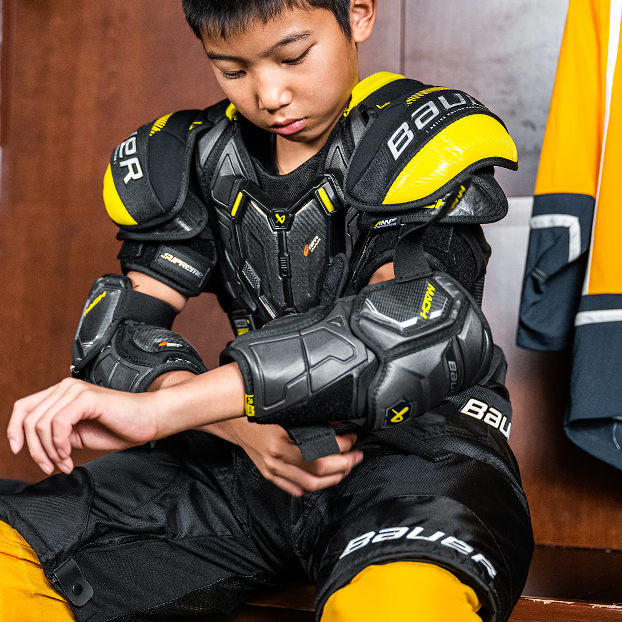 BAUER SUPREME MACH ELBOW PAD INTERMEDIATE - Image 2