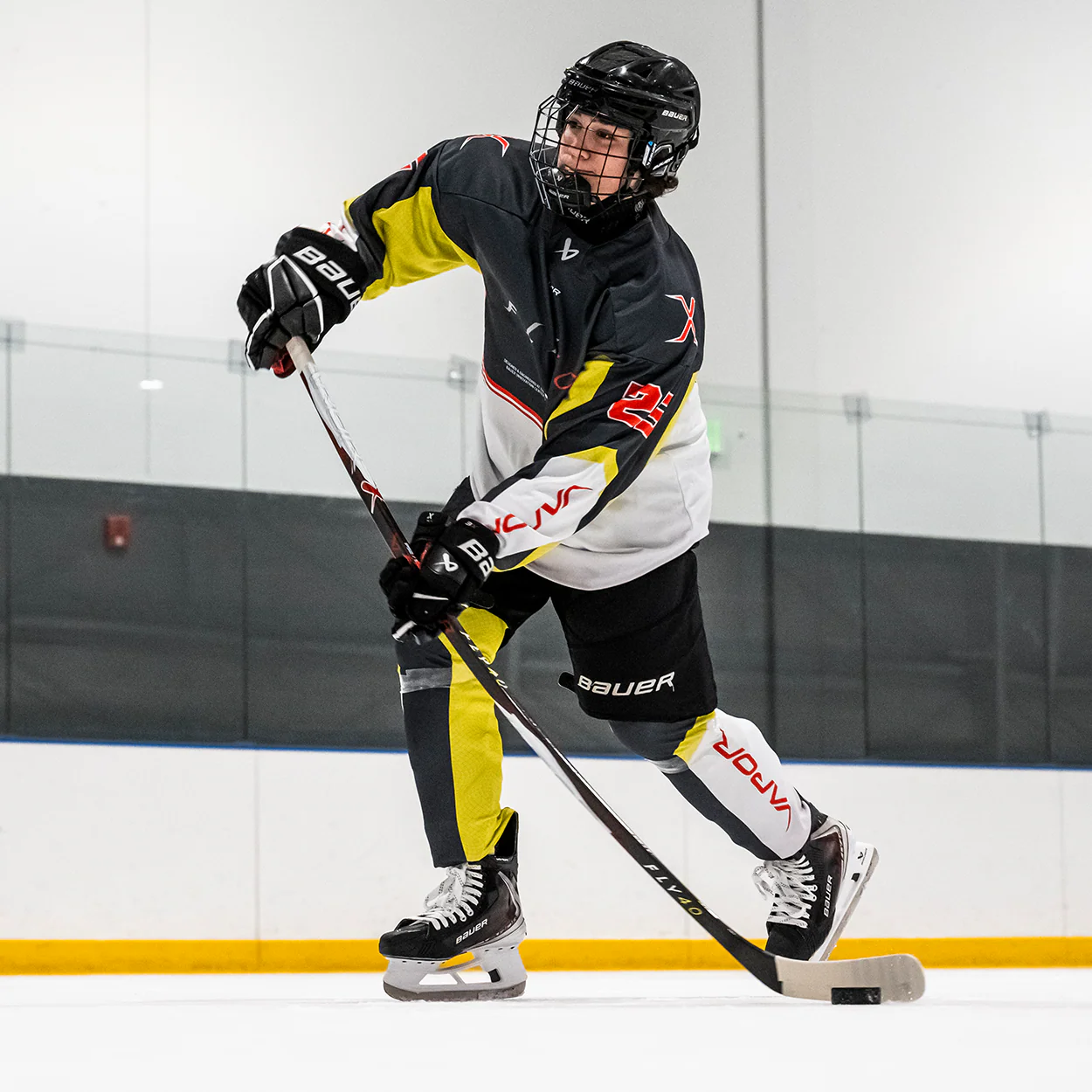 BAUER VAPOR FLY40 GRIP STICK SENIOR - Image 4