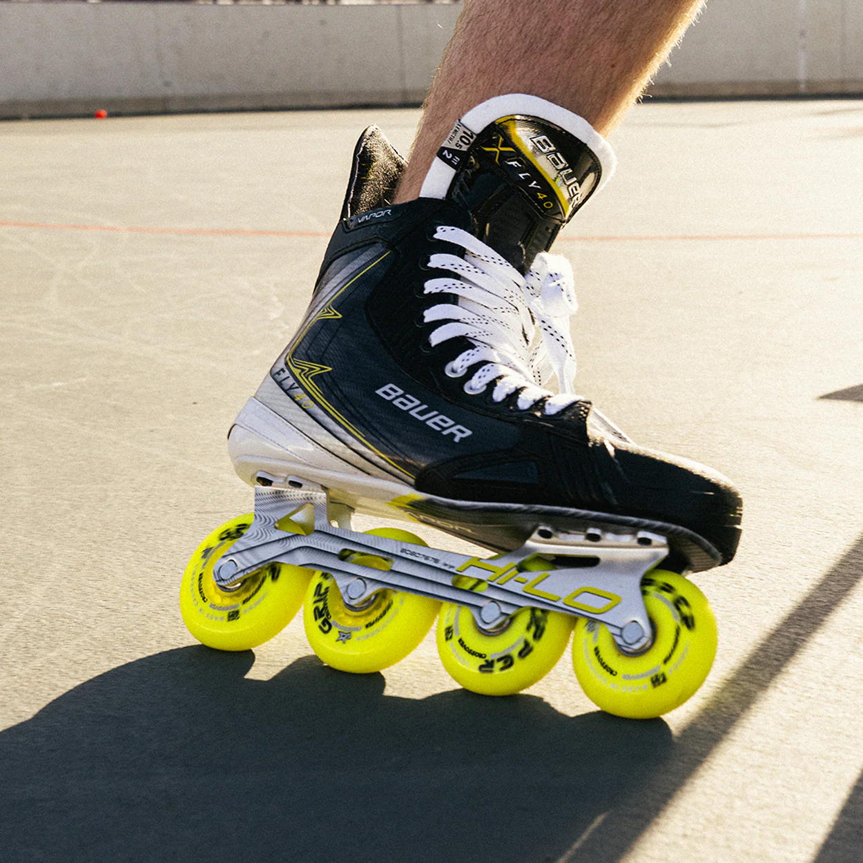 BAUER VAPOR FLY40 ROLLER SKATE INTERMEDIATE - Image 8