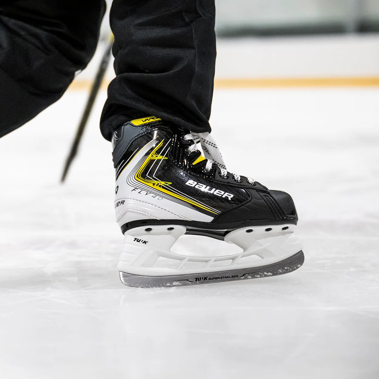 BAUER VAPOR FLY40 SKATE YOUTH - Image 5
