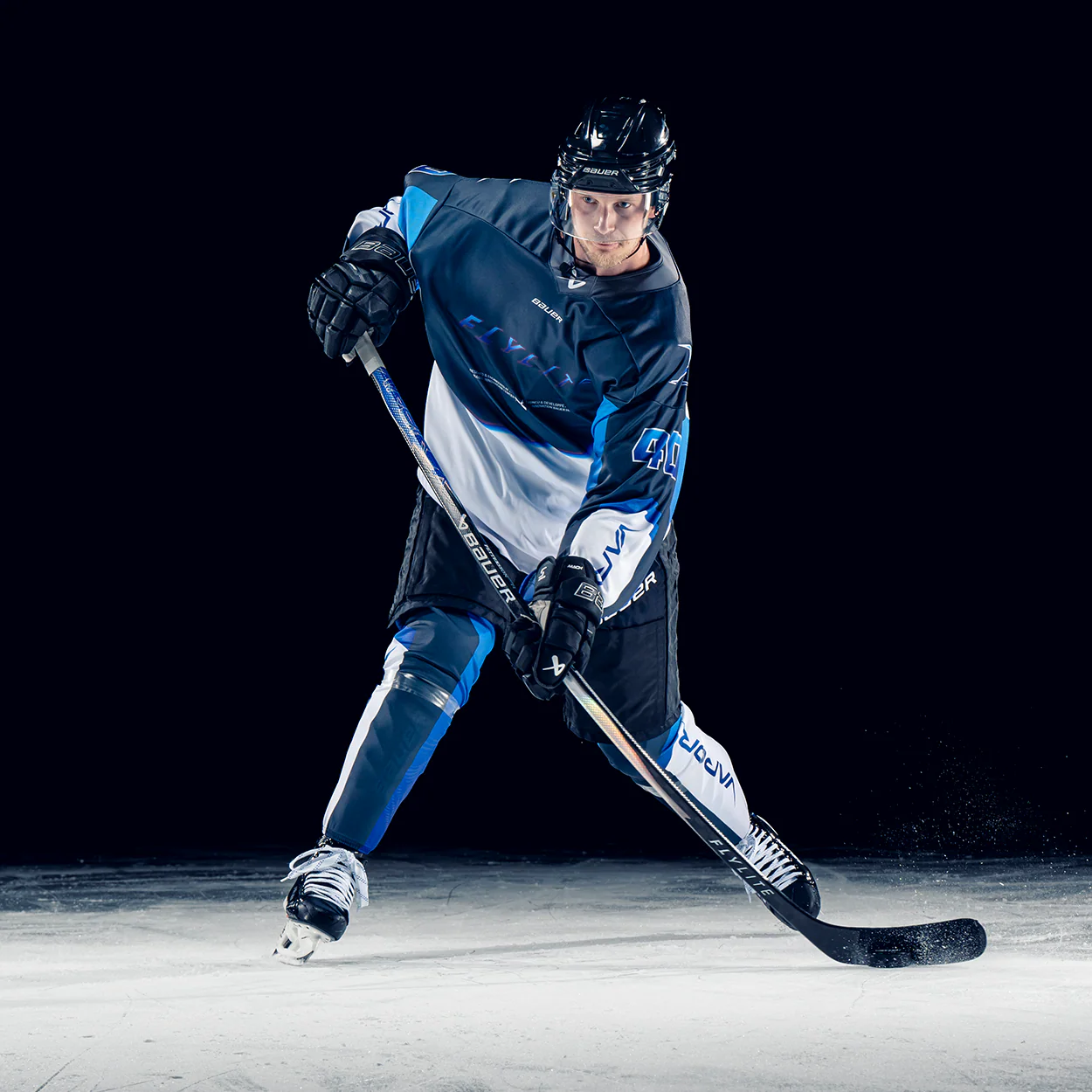 BAUER VAPOR FLYLITE GRIP STICK INTERMEDIATE - Image 9