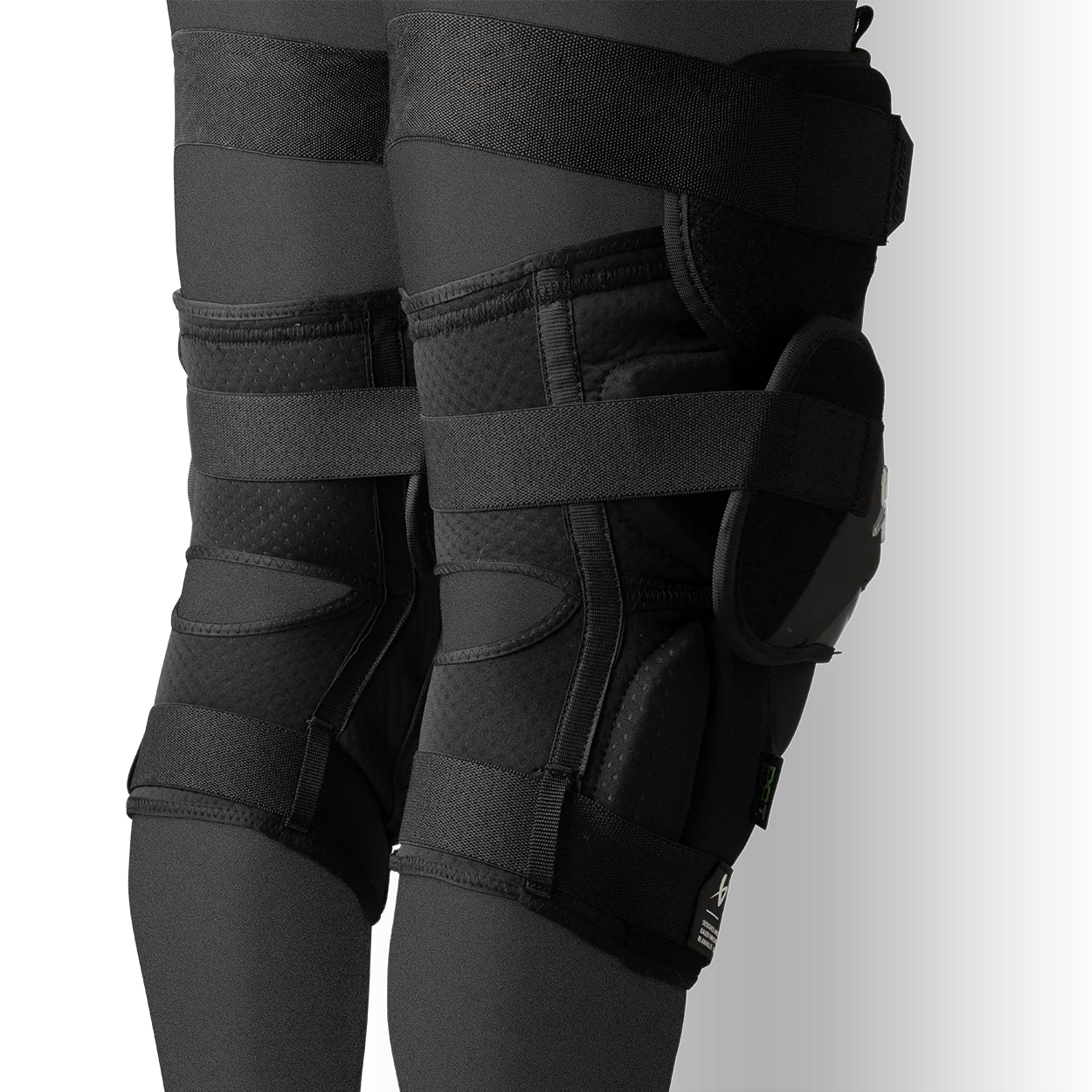 S25 BAUER PRO KNEE GUARD INTERMEDIATE - Image 5
